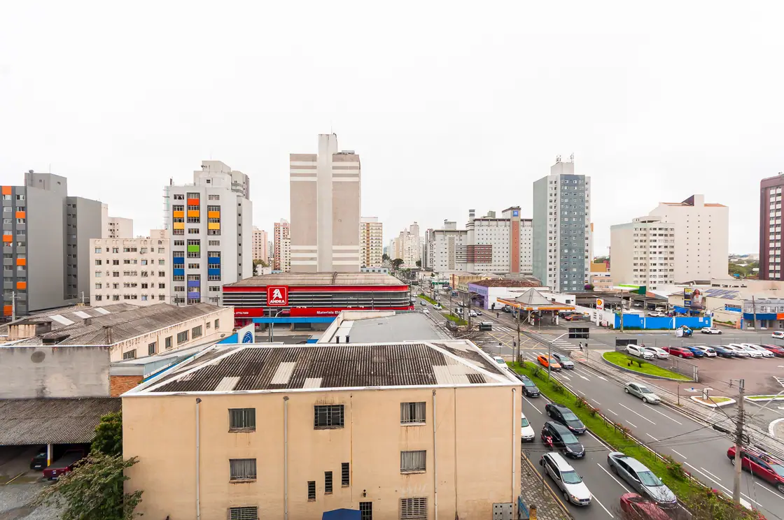 Varanda privativa de uma unidade com vista para a cidade